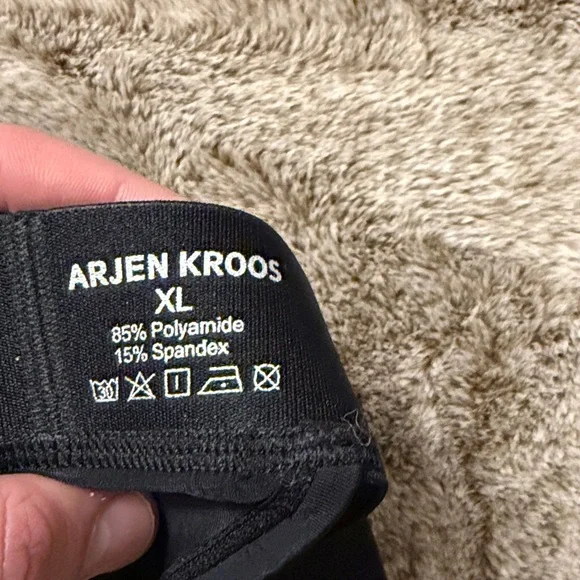 Black Mens Thong - Picture 3 of 3